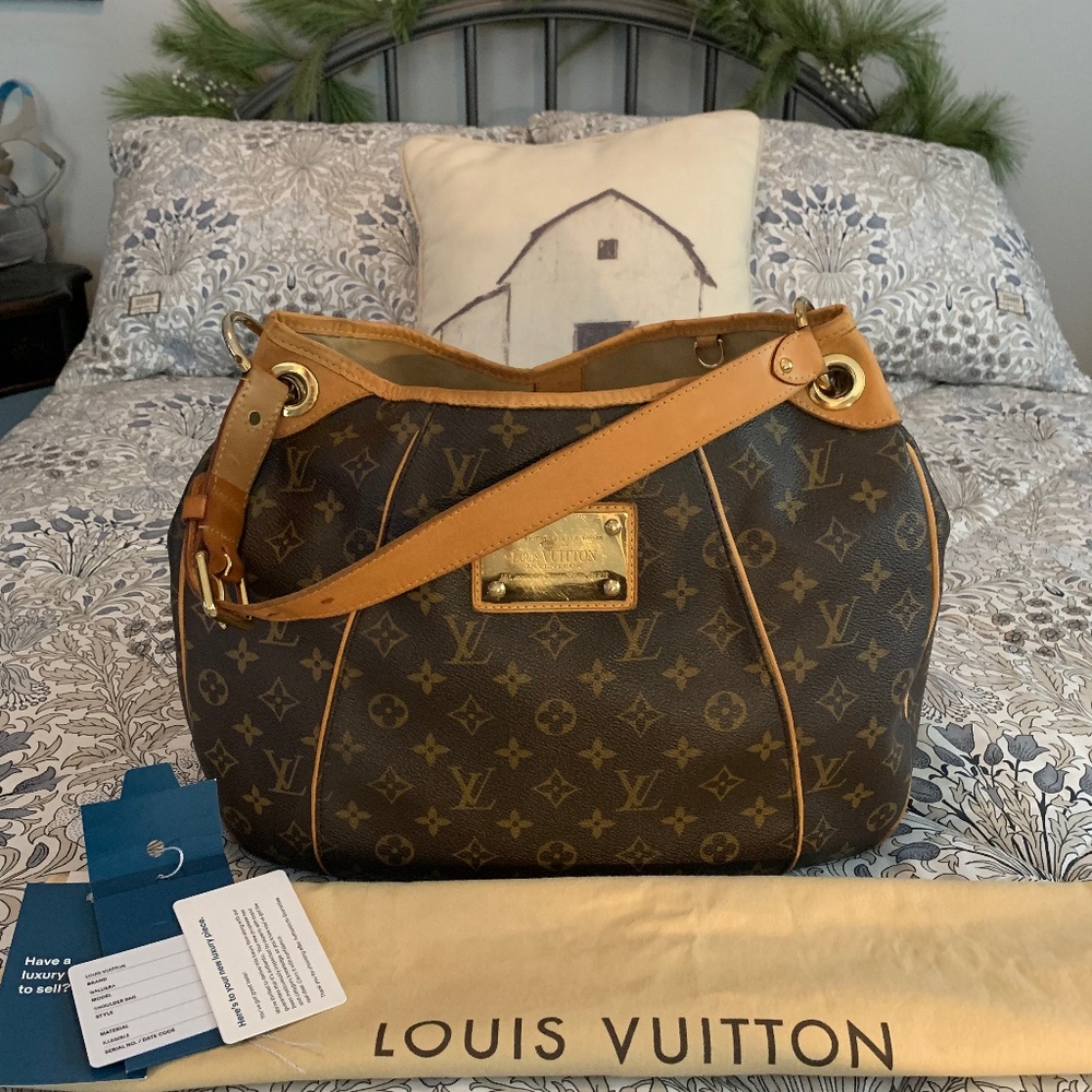 Louis Vuitton Galliera PM